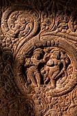 The great Chola temples of Tamil Nadu - The Airavatesvara temple of Darasuram. Detail of the decoration of the interior of the madapa. 